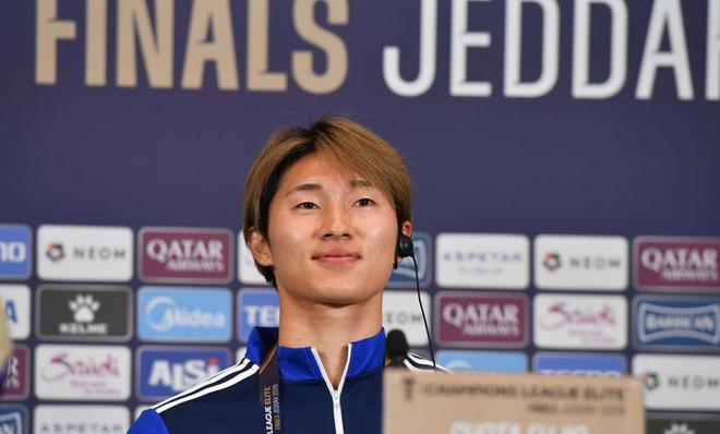 町田泽维亚中场球员藤尾翔太在接受采访时表示，他渴望在亚冠精英赛决赛中带领球队夺冠，并以亚洲冠军的身份重返日本，为家乡球迷带来荣耀与骄傲